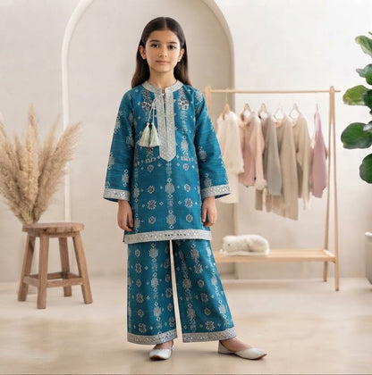 "Elegant Printed Khaddar Outfits Featuring Trendy Flapper Trouser Sets"
