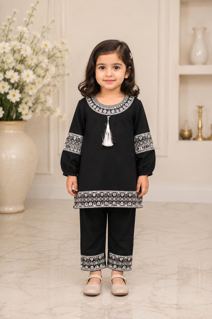 Traditional Charm 2-Piece Kurti Outfit for Girls