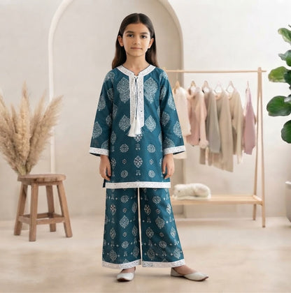 "Elegant Printed Khaddar Outfits Featuring Trendy Flapper Trouser Sets"