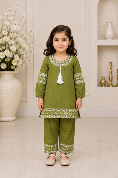 Traditional Charm 2-Piece Kurti Outfit for Girls